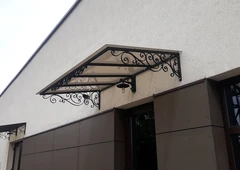 Stogin?s ir stogeliai J?s? namams||Metalo stogin?s su polikarbonatu||Stogin?s virš dur? ir teras?||Aliuminio stogin?s ir verandos||Modernios kiemo stogin?s